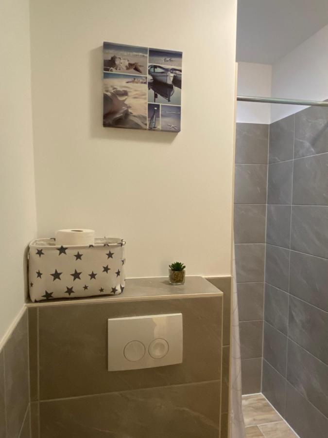 Appartement 1 mit Küche und neuem Bad, frisch saniert Friedrichskoog Exterior foto